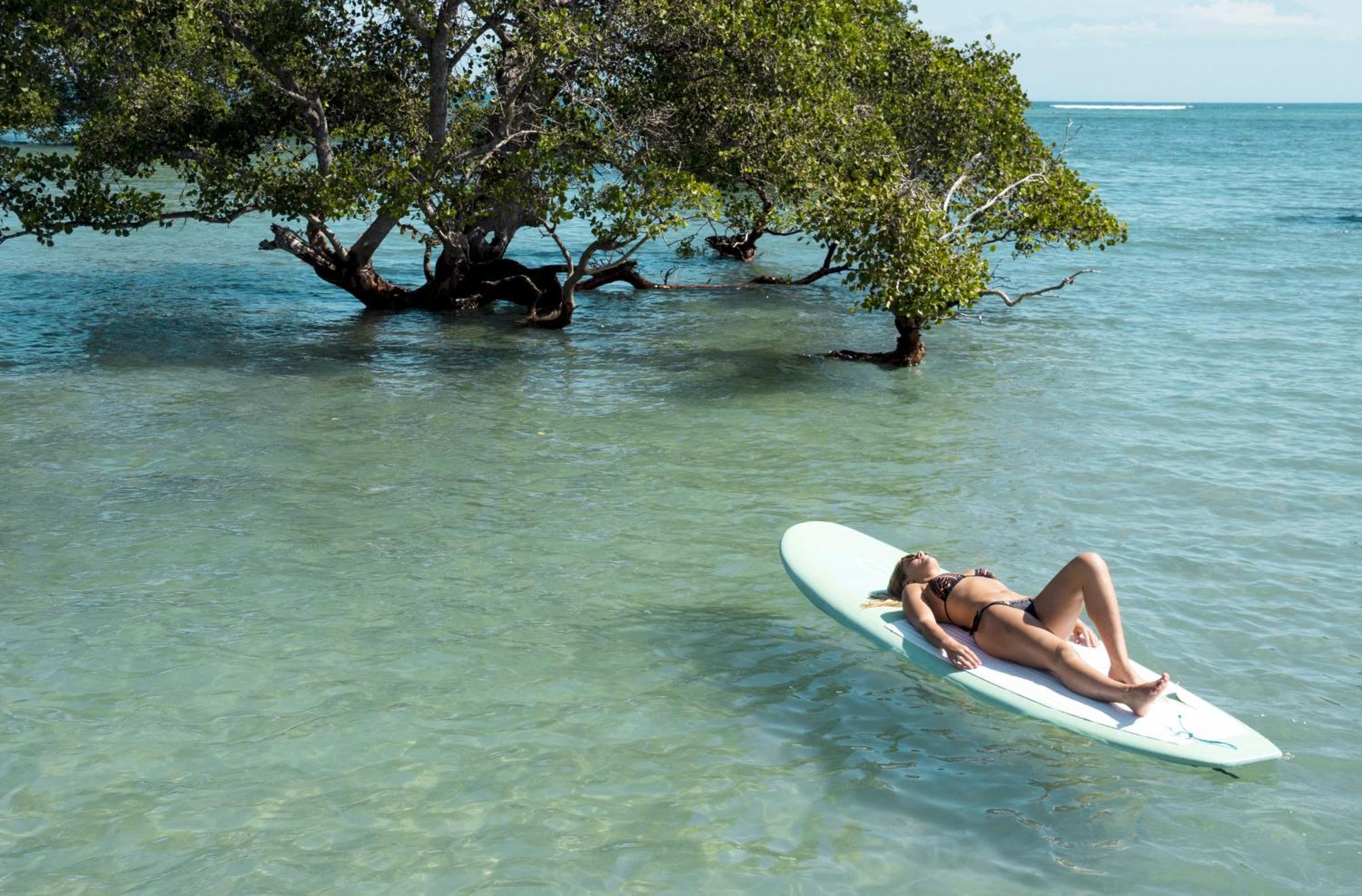 Myamo Beach Lodge Jereweh Esterno foto