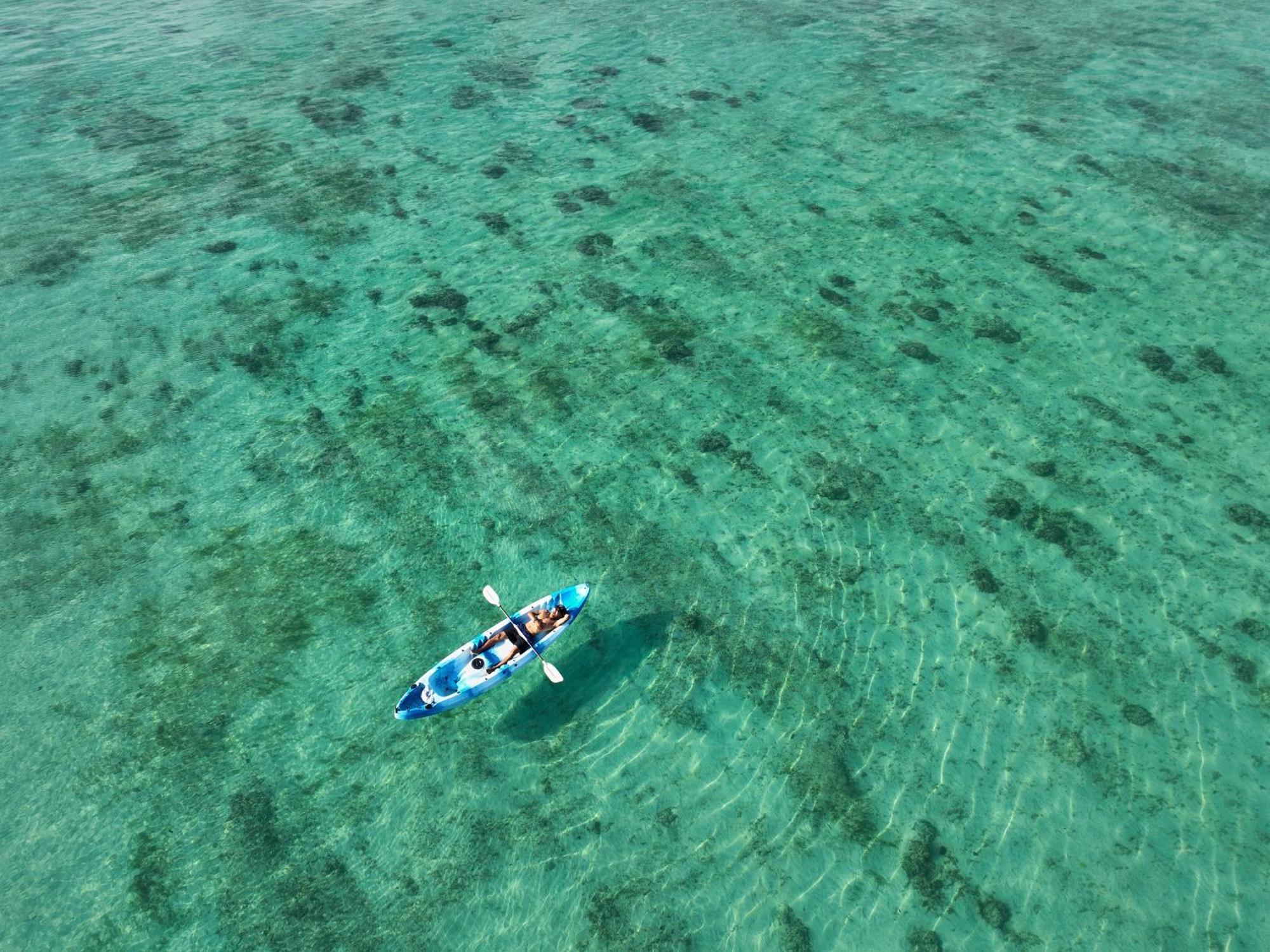 Myamo Beach Lodge Jereweh Esterno foto