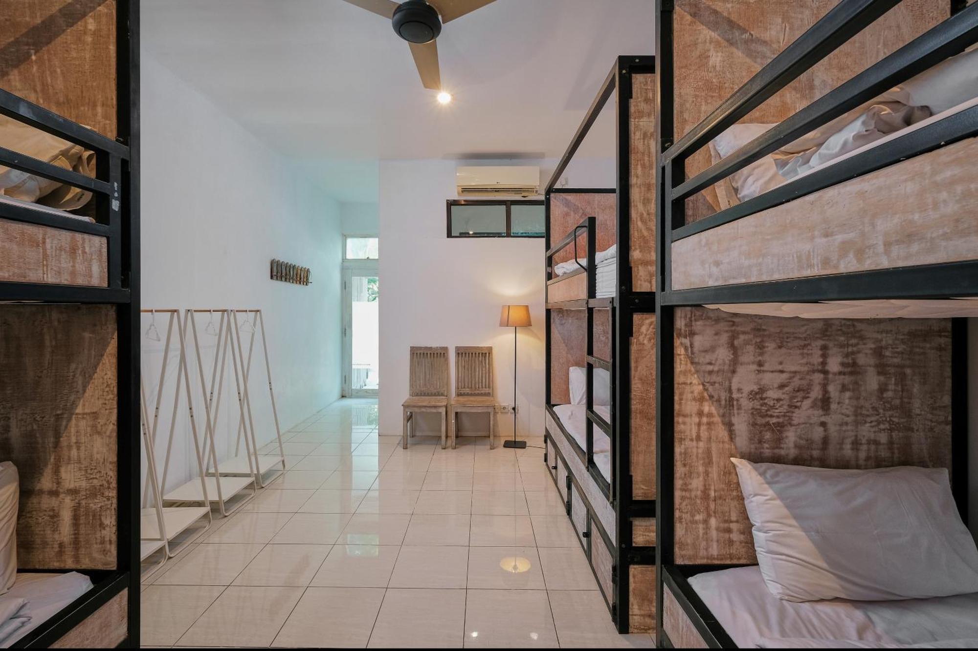 Myamo Beach Lodge Jereweh Esterno foto