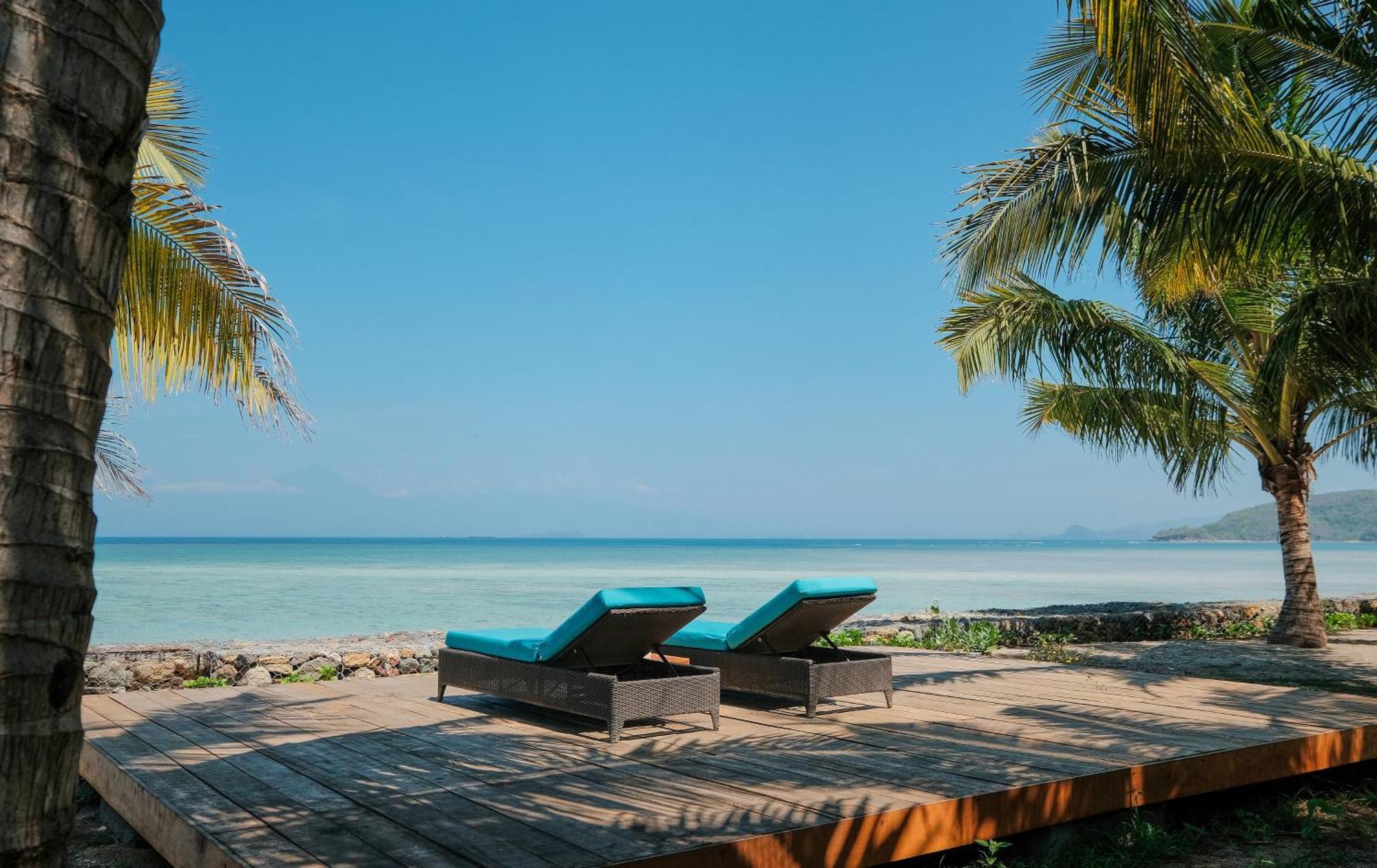 Myamo Beach Lodge Jereweh Esterno foto